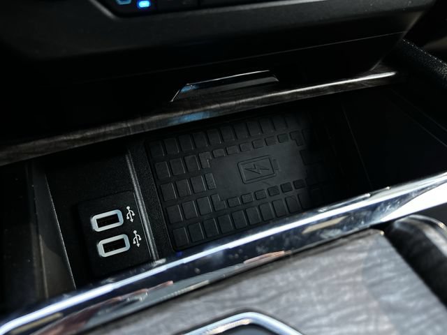 Used 2019 Ford Expedition Limited w/ Equipment Group 301A RWD image 23