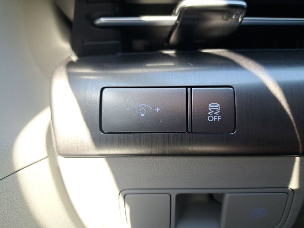 Used 2025 Hyundai Kona SEL image 32