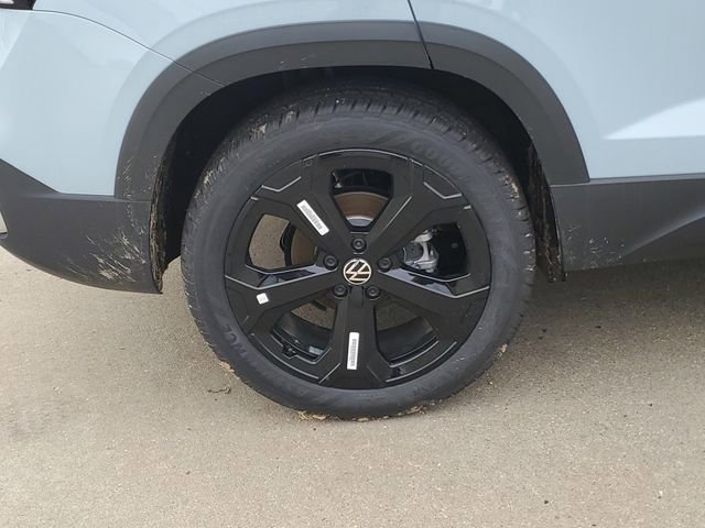 New 2026 Volkswagen Taos SEL image 5