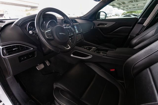 Used 2018 Jaguar F-PACE S image 7