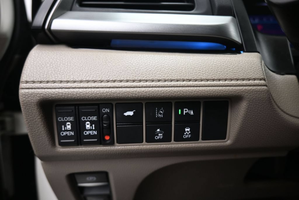 Used 2018 Honda Odyssey Elite image 31
