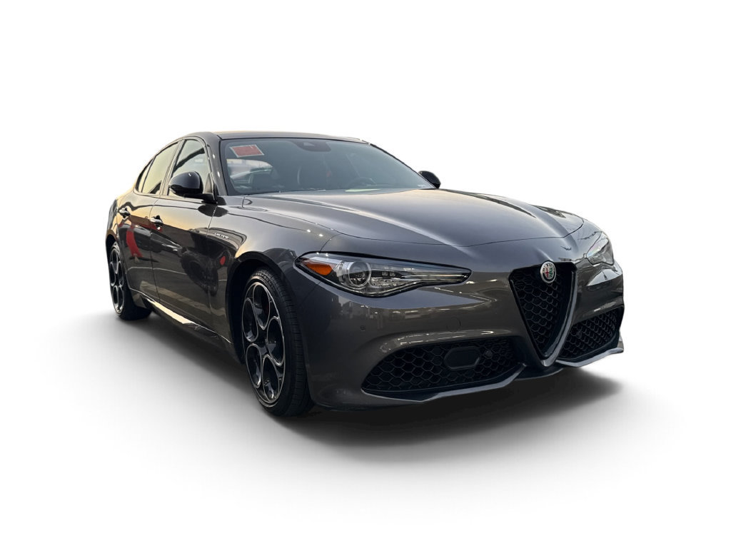 Used 2022 Alfa Romeo Giulia Veloce RWD image 13