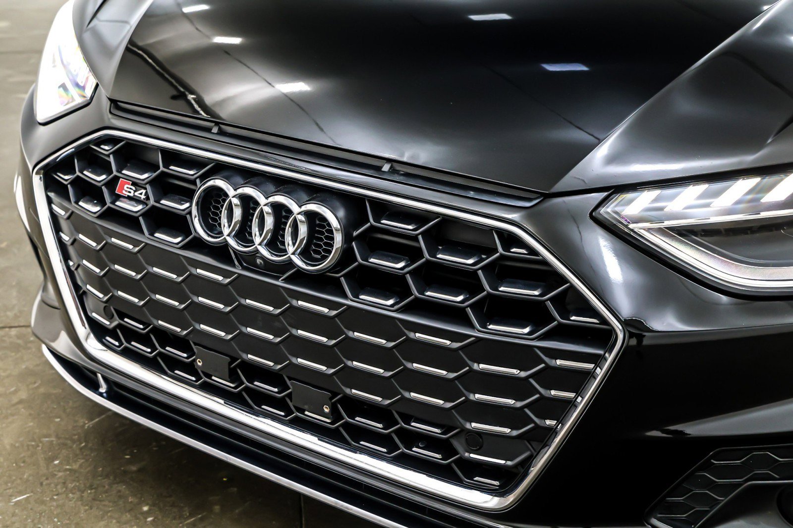 Used 2023 Audi S4 Premium Plus w/ Premium Plus Package image 13