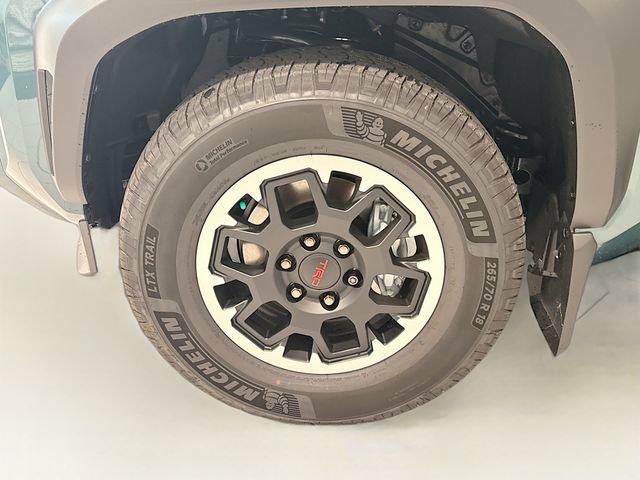 New 2025 Toyota 4Runner TRD Off-Road Premium AWD/4WD image 25