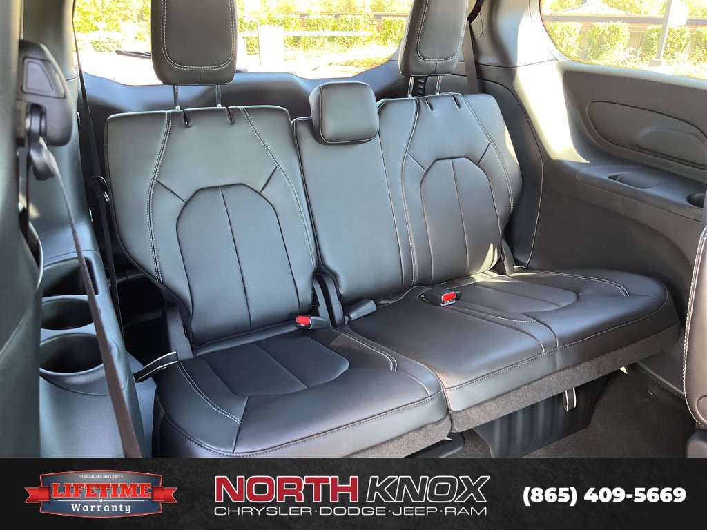 New 2026 Chrysler Voyager LX FWD image 25