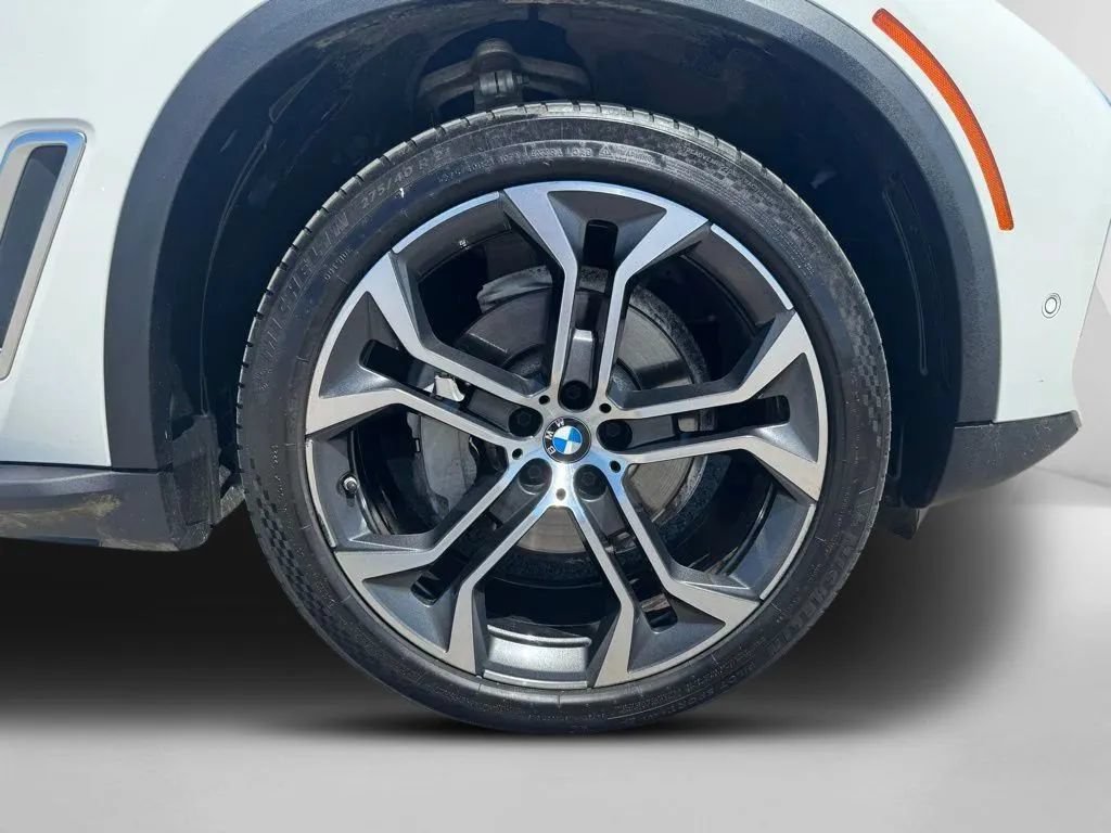 Used 2022 BMW X5 xDrive40i w/ Premium Package AWD/4WD image 31