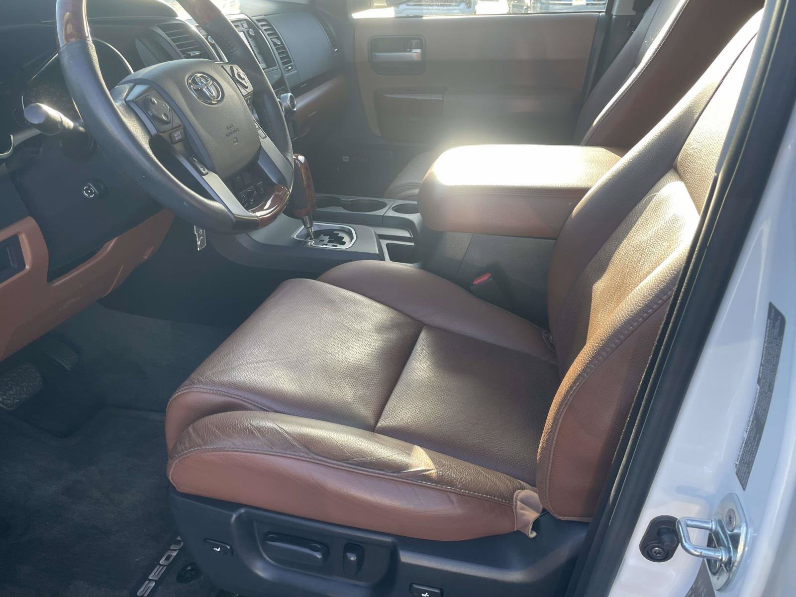 Used 2018 Toyota Sequoia Platinum RWD image 19