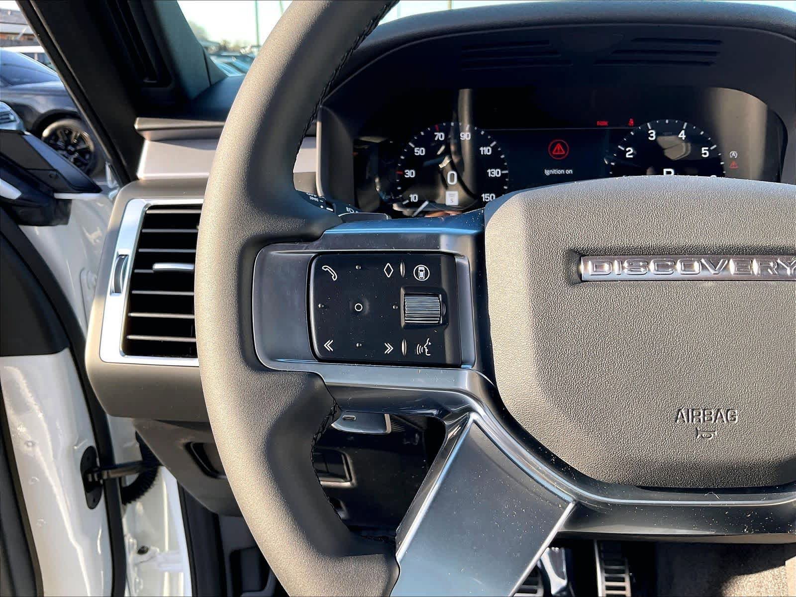 New 2026 Land Rover Discovery Limited Edition AWD/4WD image 17
