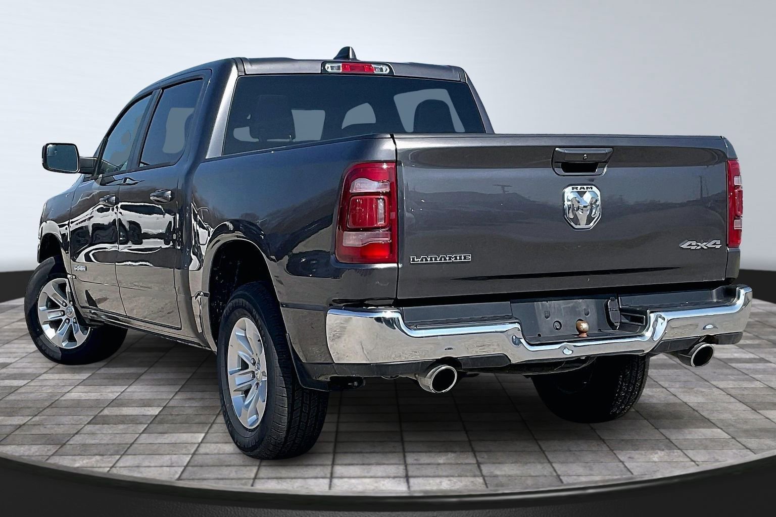 Used 2024 RAM 1500 Laramie image 11