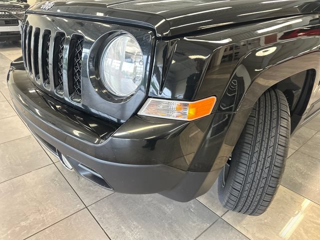 Used 2017 Jeep Patriot High Altitude FWD image 17