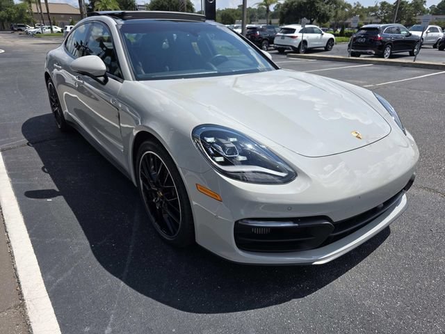 Used 2022 Porsche Panamera RWD image 5