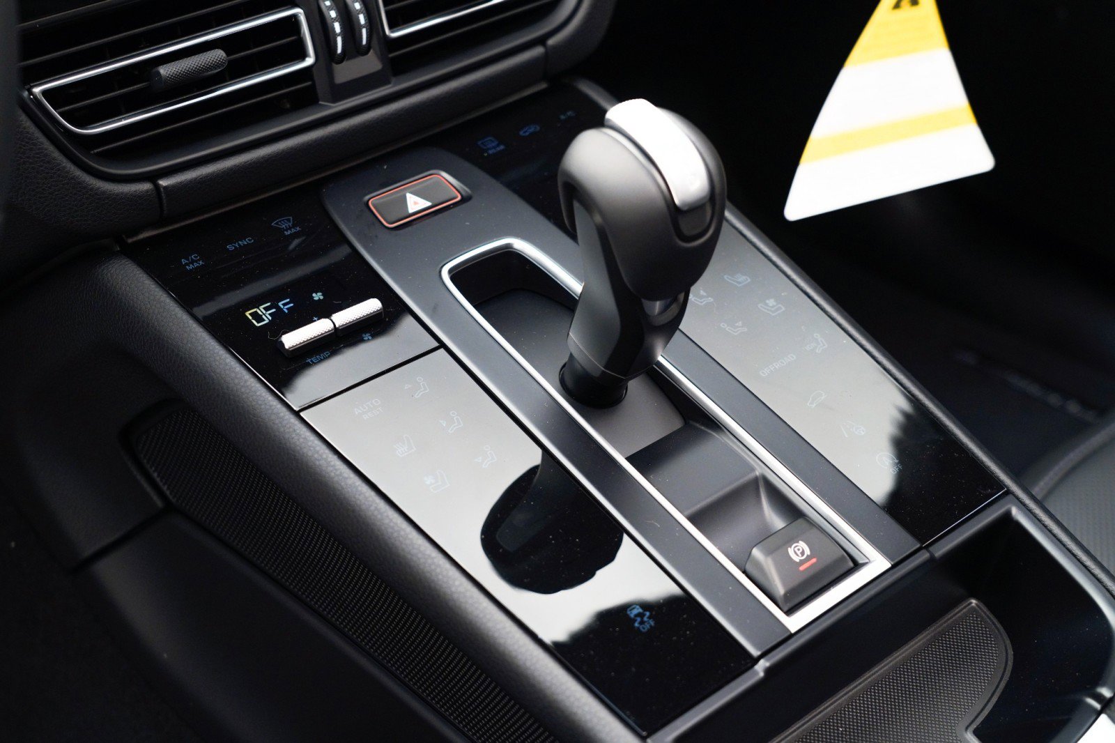 New 2026 Porsche Macan image 29