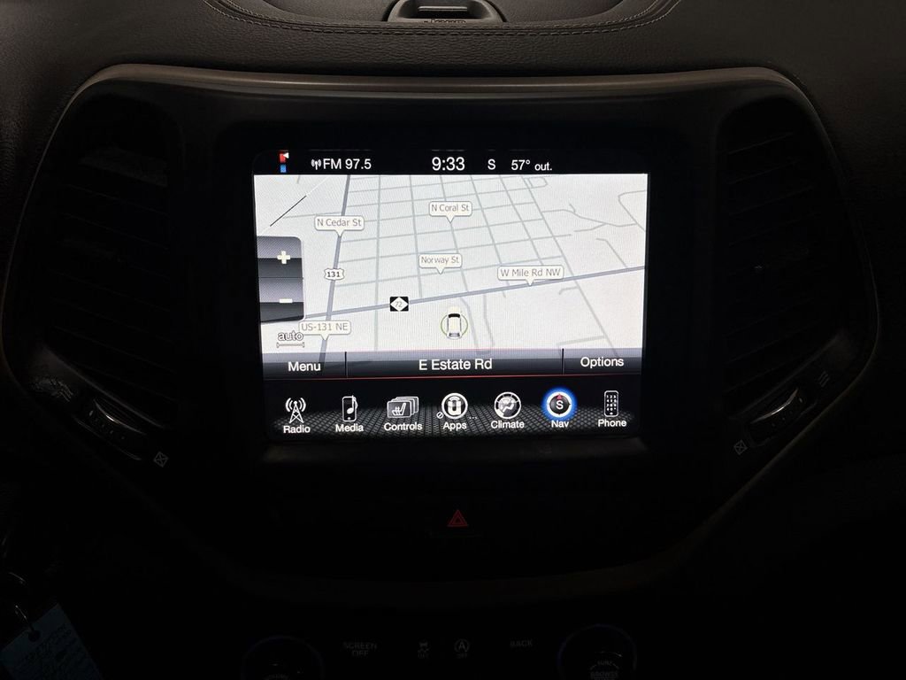 Used 2017 Jeep Cherokee Latitude w/ Cold Weather Group image 33