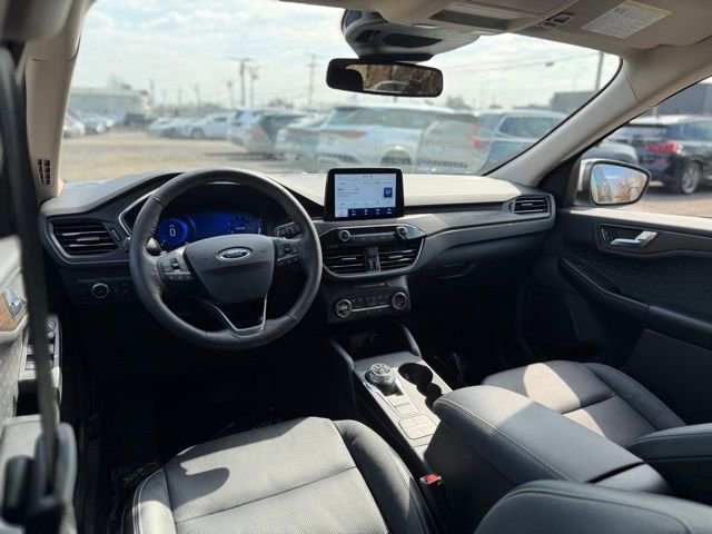 Used 2020 Ford Escape Titanium image 21