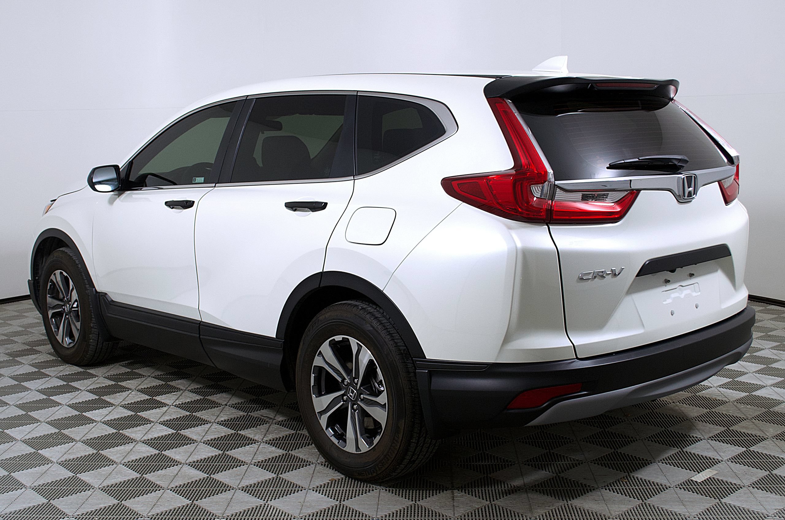 Used 2018 Honda CR-V LX image 9