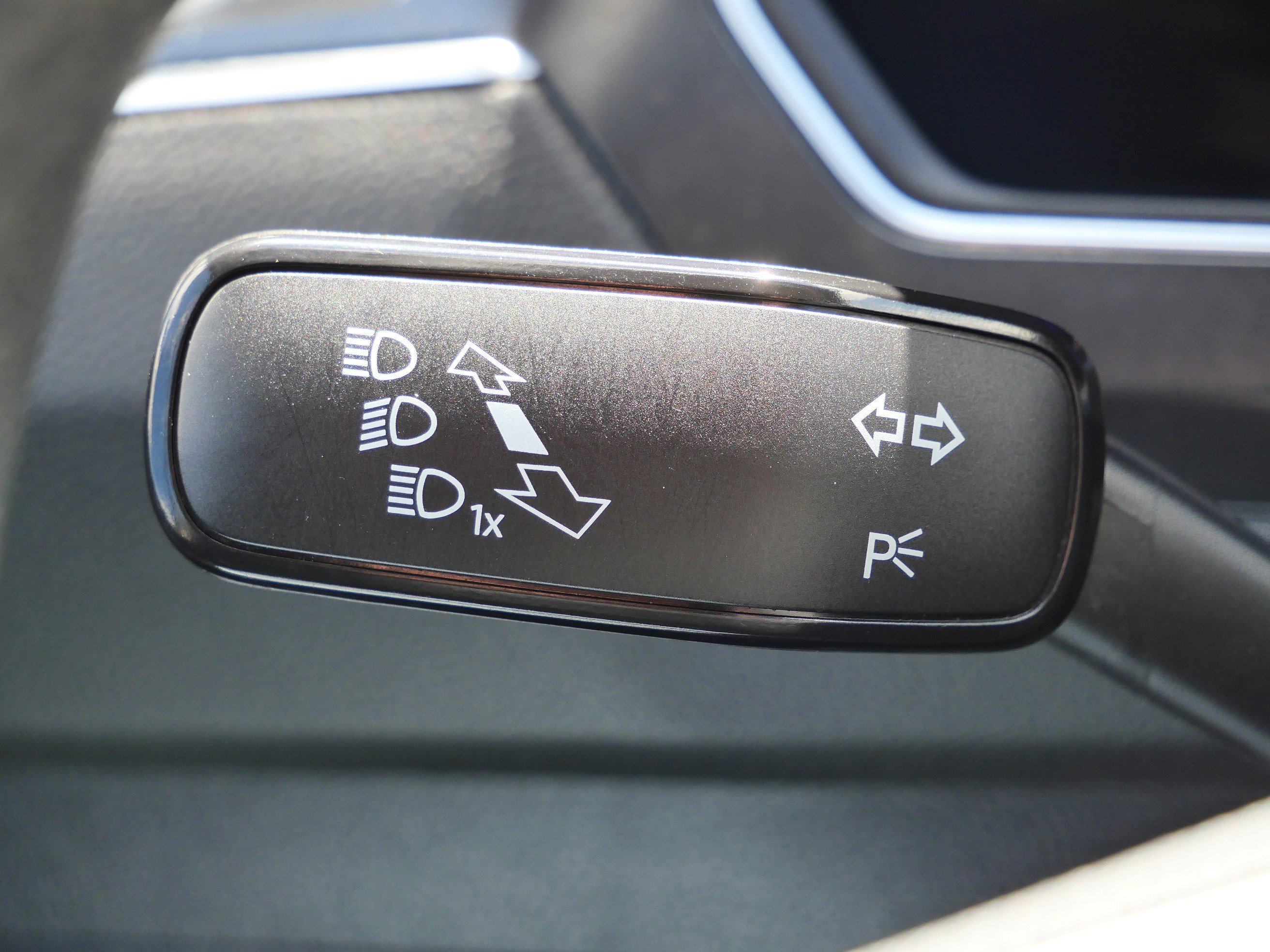 Used 2022 Volkswagen Tiguan S AWD/4WD image 34