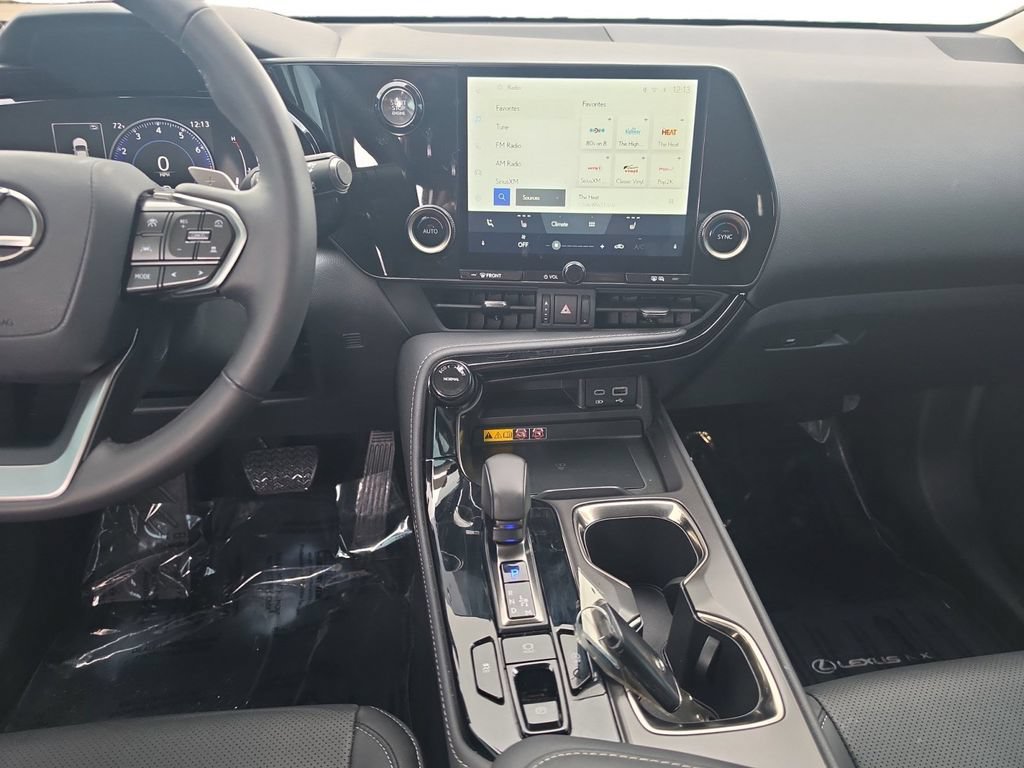 Used 2025 Lexus NX 250 FWD w/ Accessory Package (K3) image 13