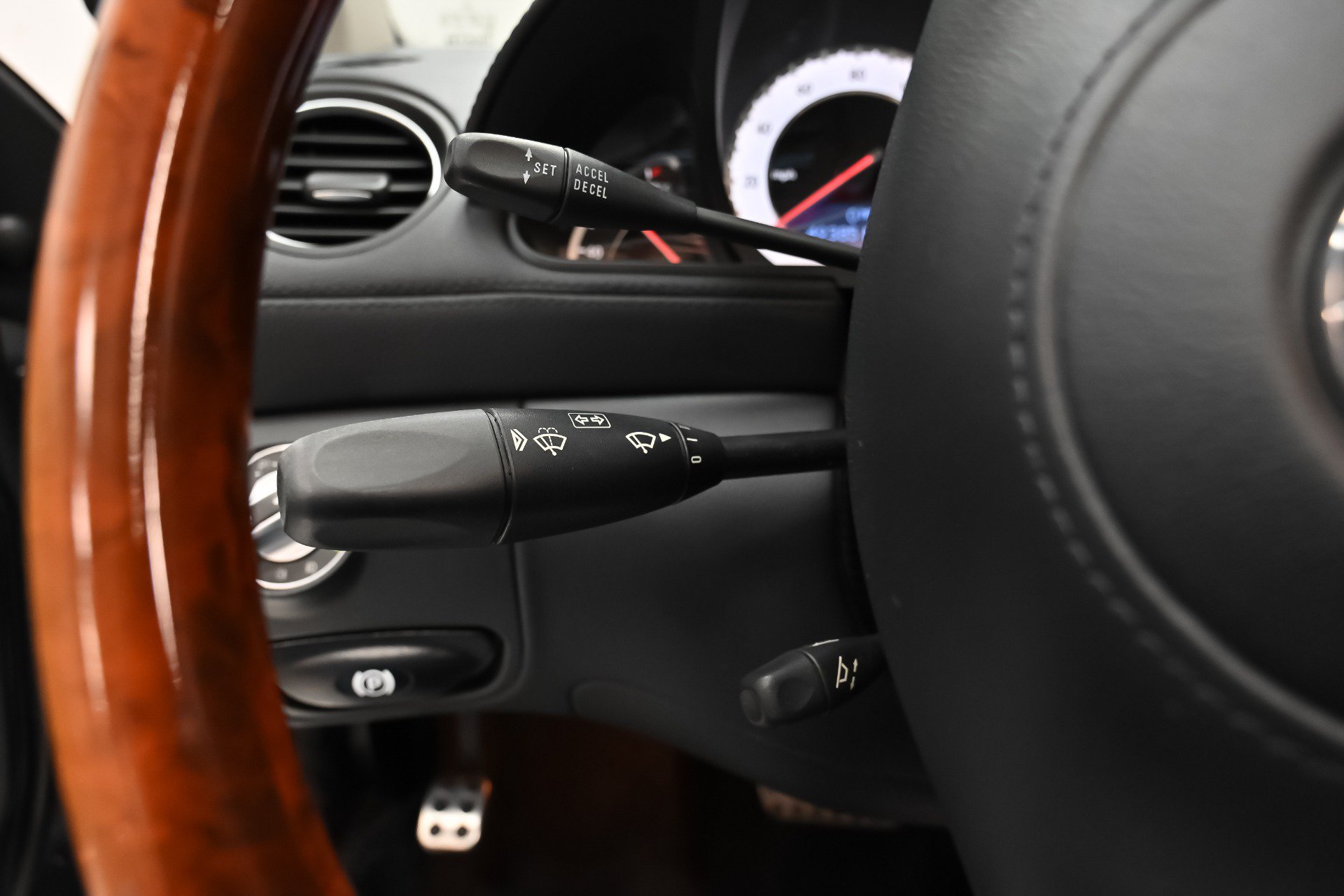 Used 2009 Mercedes-Benz SL 550 image 36