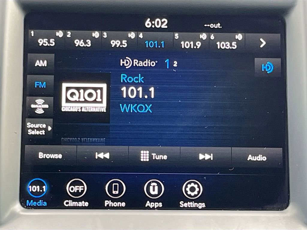 Used 2021 Chrysler 300 Touring w/ Driver Convenience Group image 15