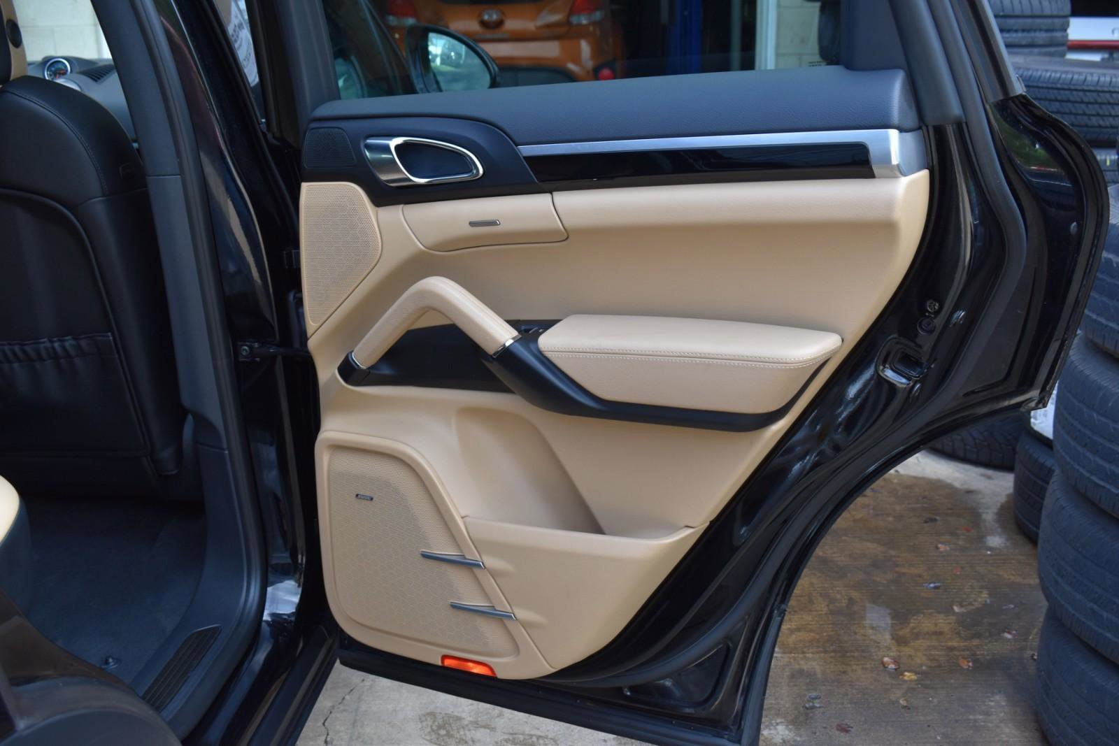 Used 2016 Porsche Cayenne image 44