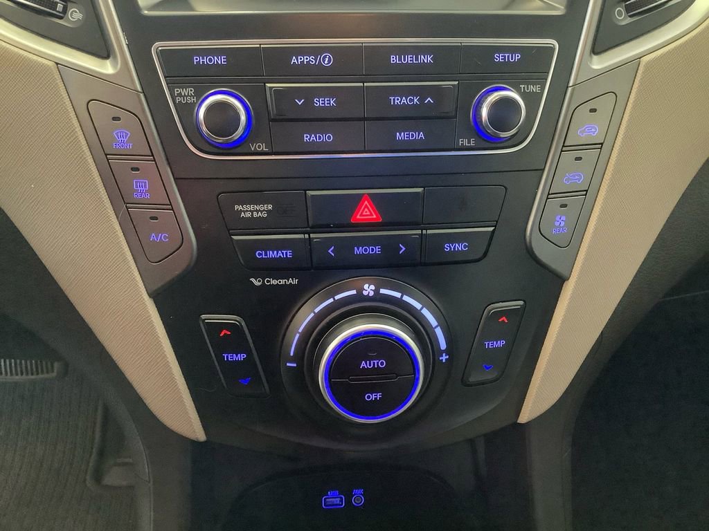 Used 2017 Hyundai Santa Fe SE image 26