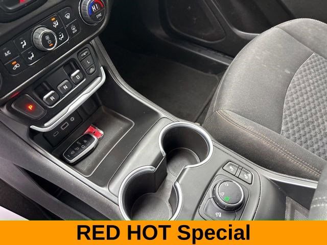 Used 2019 GMC Terrain SLE w/ Driver Convenience Package image 27