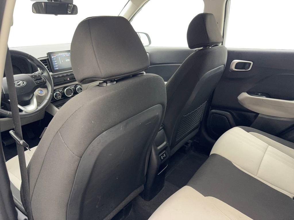 Used 2025 Hyundai Venue SEL image 33