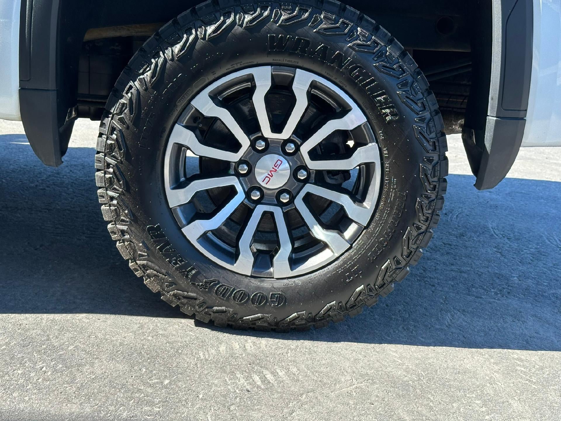 Certified 2023 GMC Sierra 1500 AT4 w/ AT4 Premium Package AWD/4WD image 49