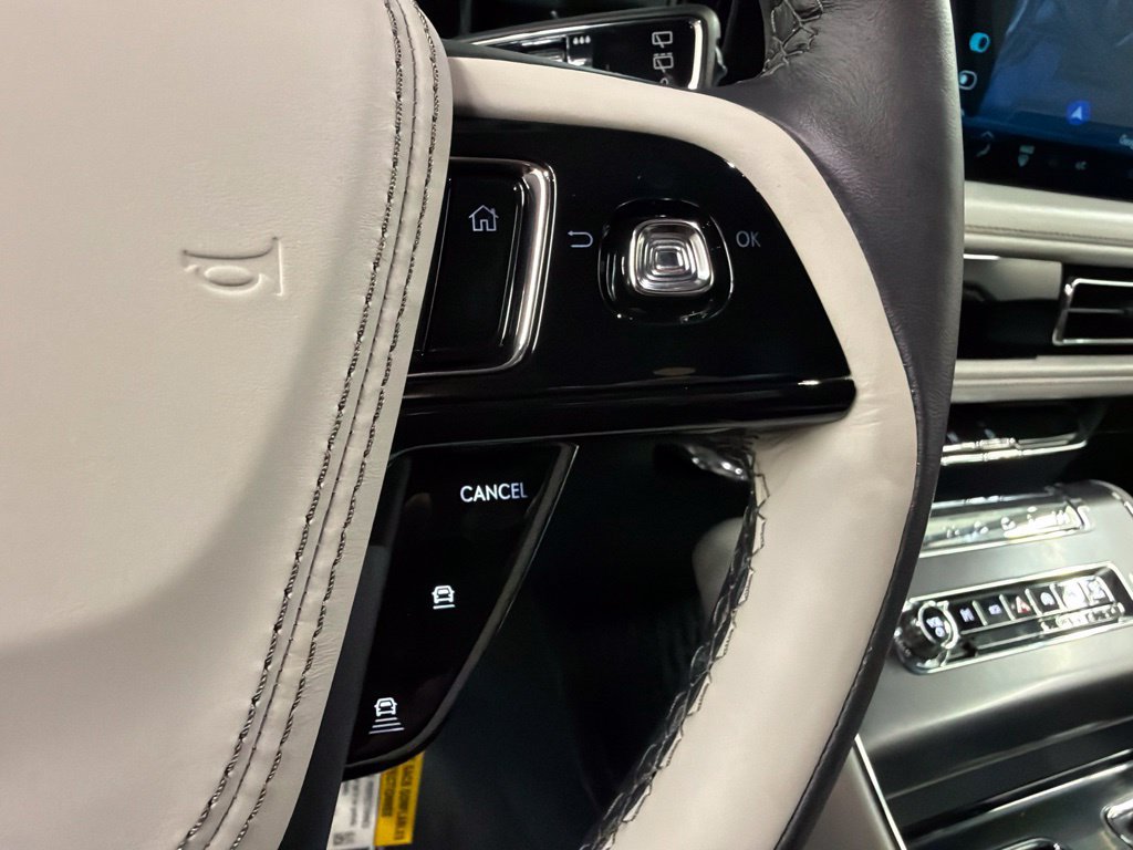 New 2027 Lincoln Aviator AWD image 18