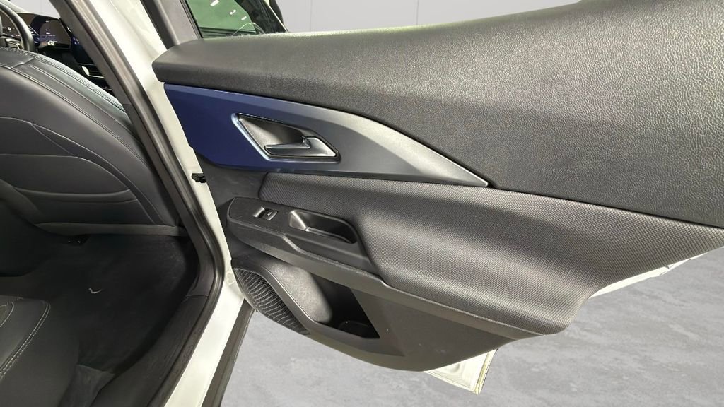 Used 2025 Chevrolet Equinox EV LT w/ Convenience Package image 31