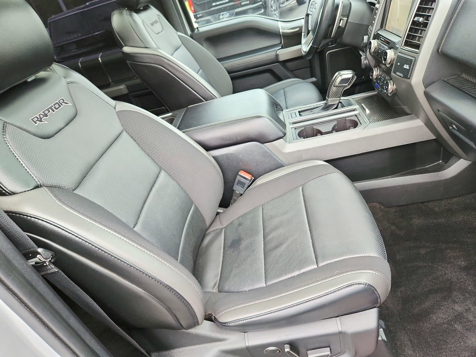 Used 2019 Ford F150 Raptor w/ Equipment Group 802A Luxury AWD/4WD image 27