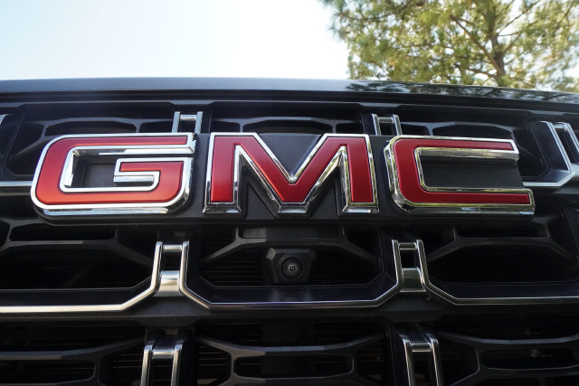 Used 2024 GMC Canyon AT4 w/ AT4 Premium Package AWD/4WD image 42
