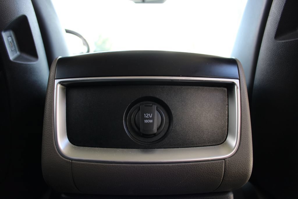 Used 2025 Kia Carnival FWD image 26