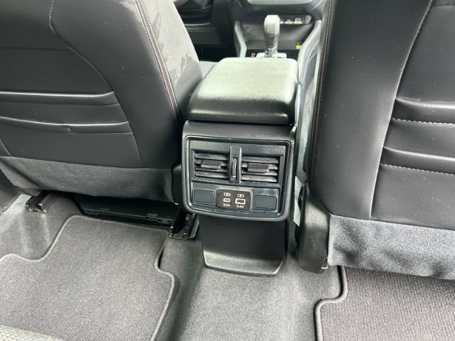 Used 2025 Subaru Forester Premium AWD/4WD image 31