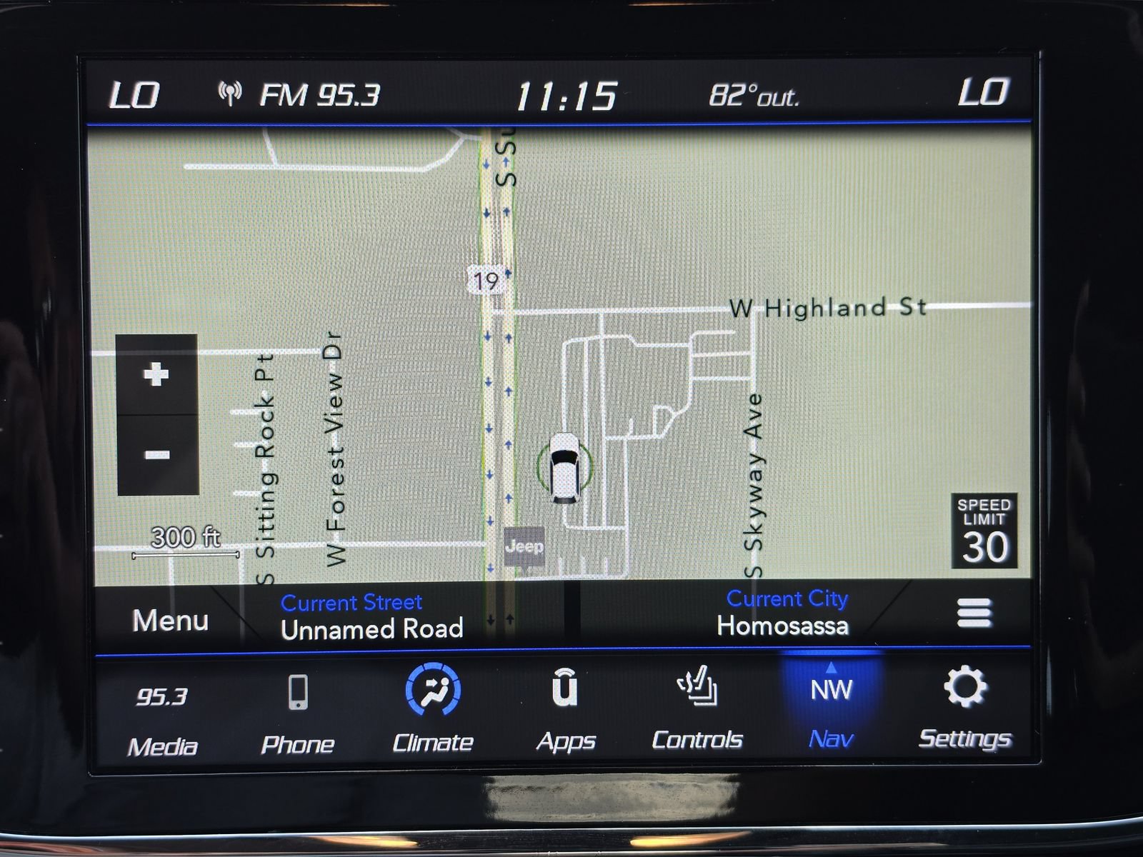 Used 2022 Jeep Grand Cherokee Laredo X RWD image 29