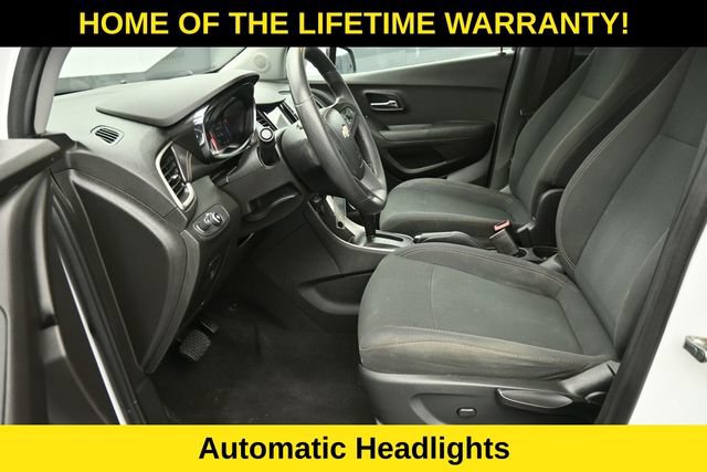 Used 2018 Chevrolet Trax LS FWD image 14