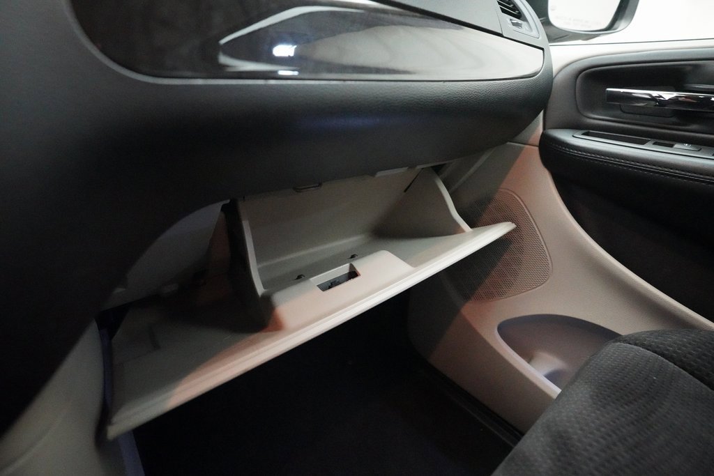 Used 2013 Dodge Grand Caravan American Value Package image 28