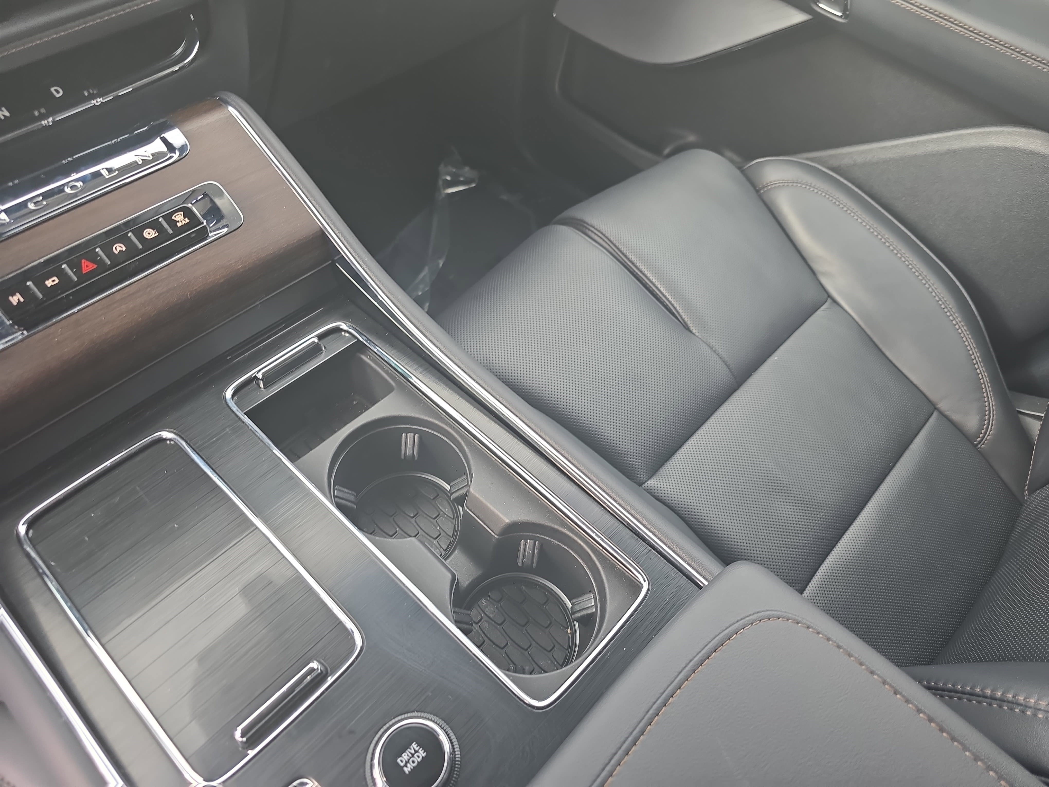 Used 2025 Lincoln Aviator Reserve w/ Equipment Group 201A image 25