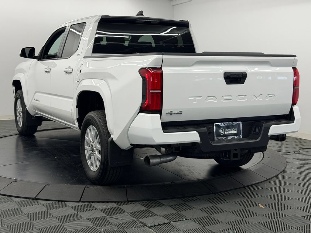 Used 2026 Toyota Tacoma SR5 AWD/4WD image 12