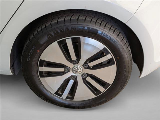 Used 2016 Volkswagen e-Golf SE FWD image 15