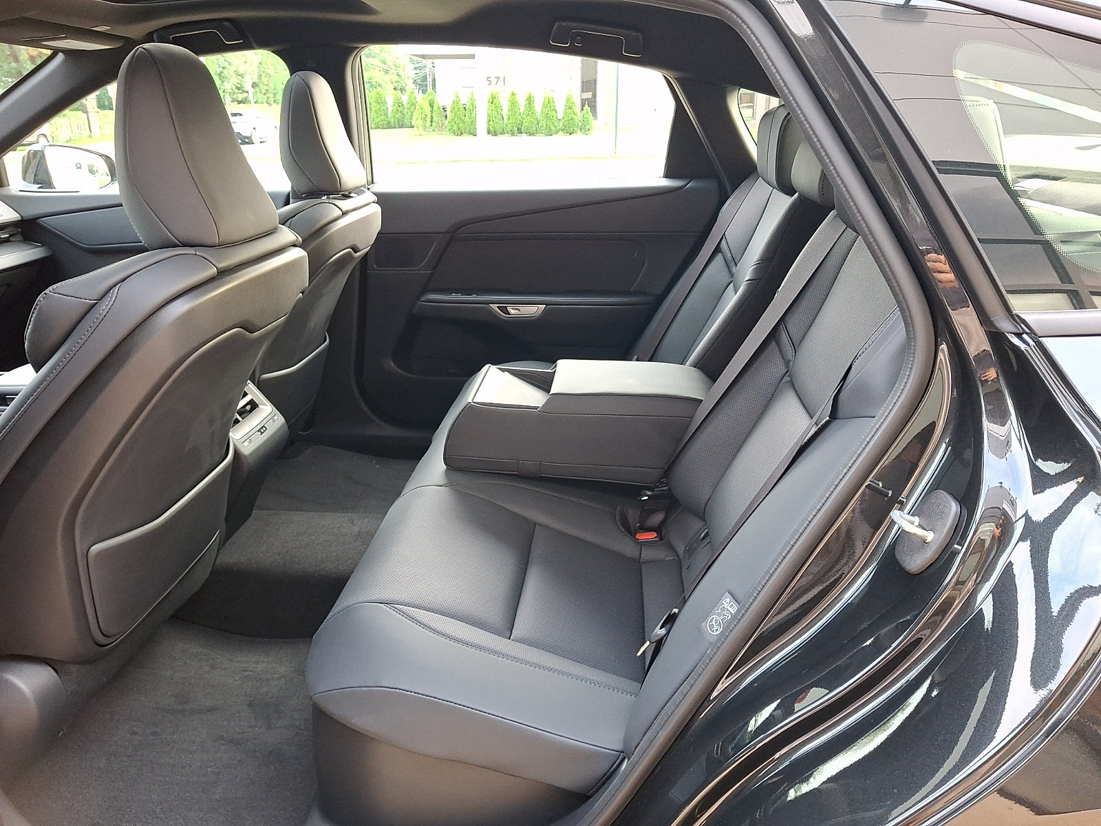 New 2026 Lexus ES 500e AWD/4WD image 6