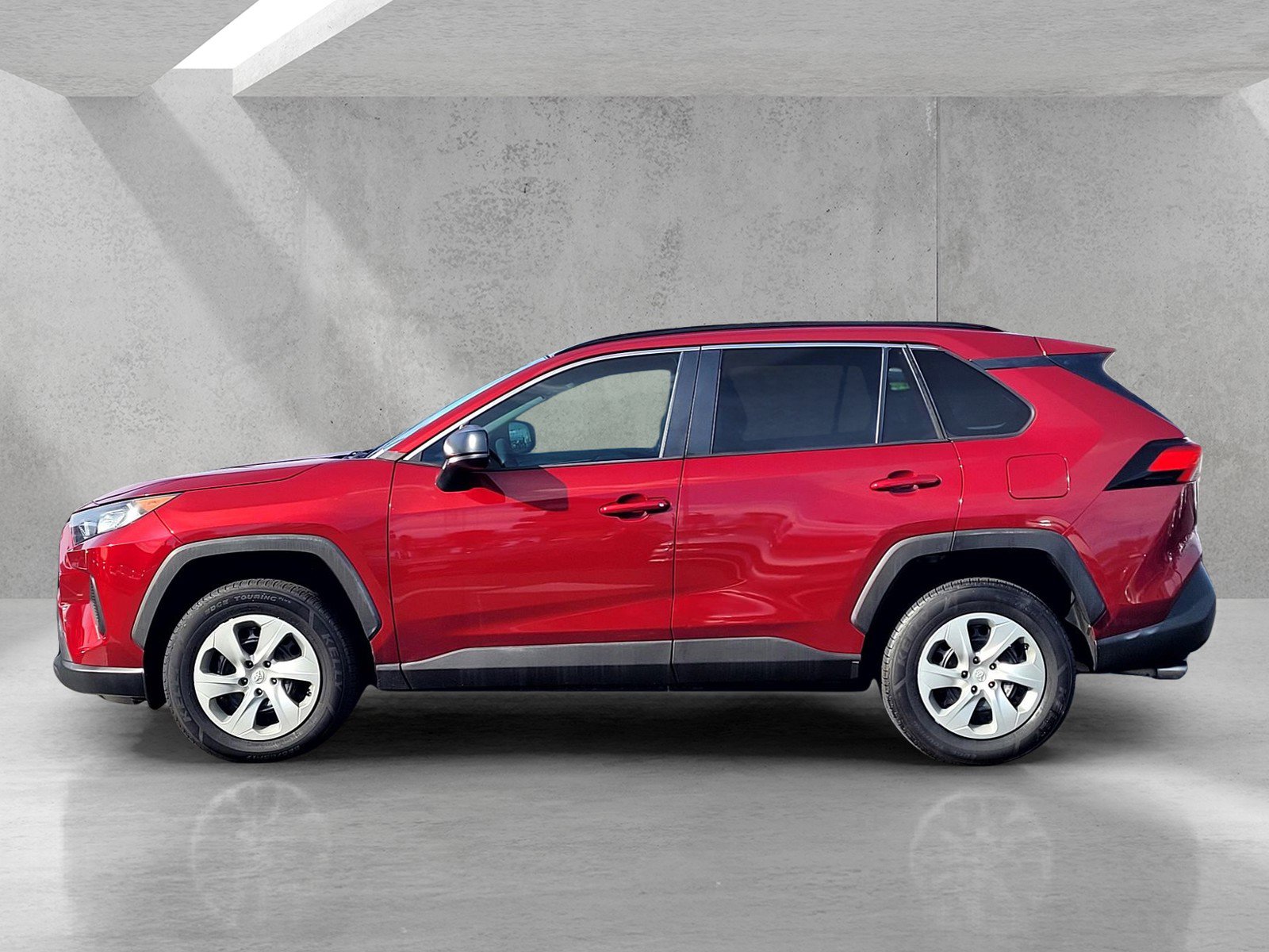 Used 2020 Toyota RAV4 LE image 7