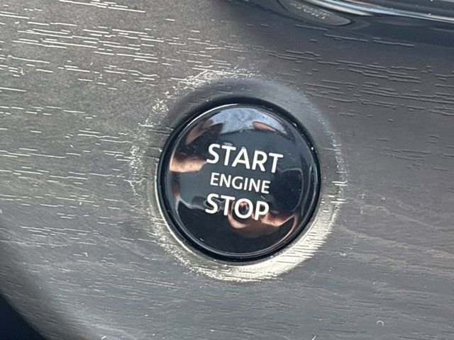 Used 2025 Nissan Murano SV FWD image 26