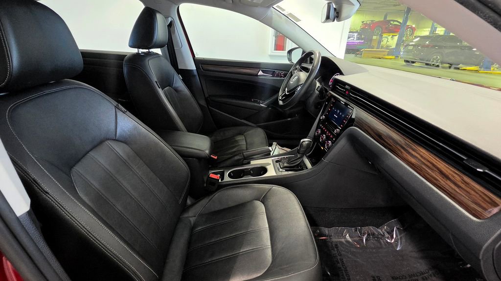 Used 2022 Volkswagen Passat 2.0T FWD image 48