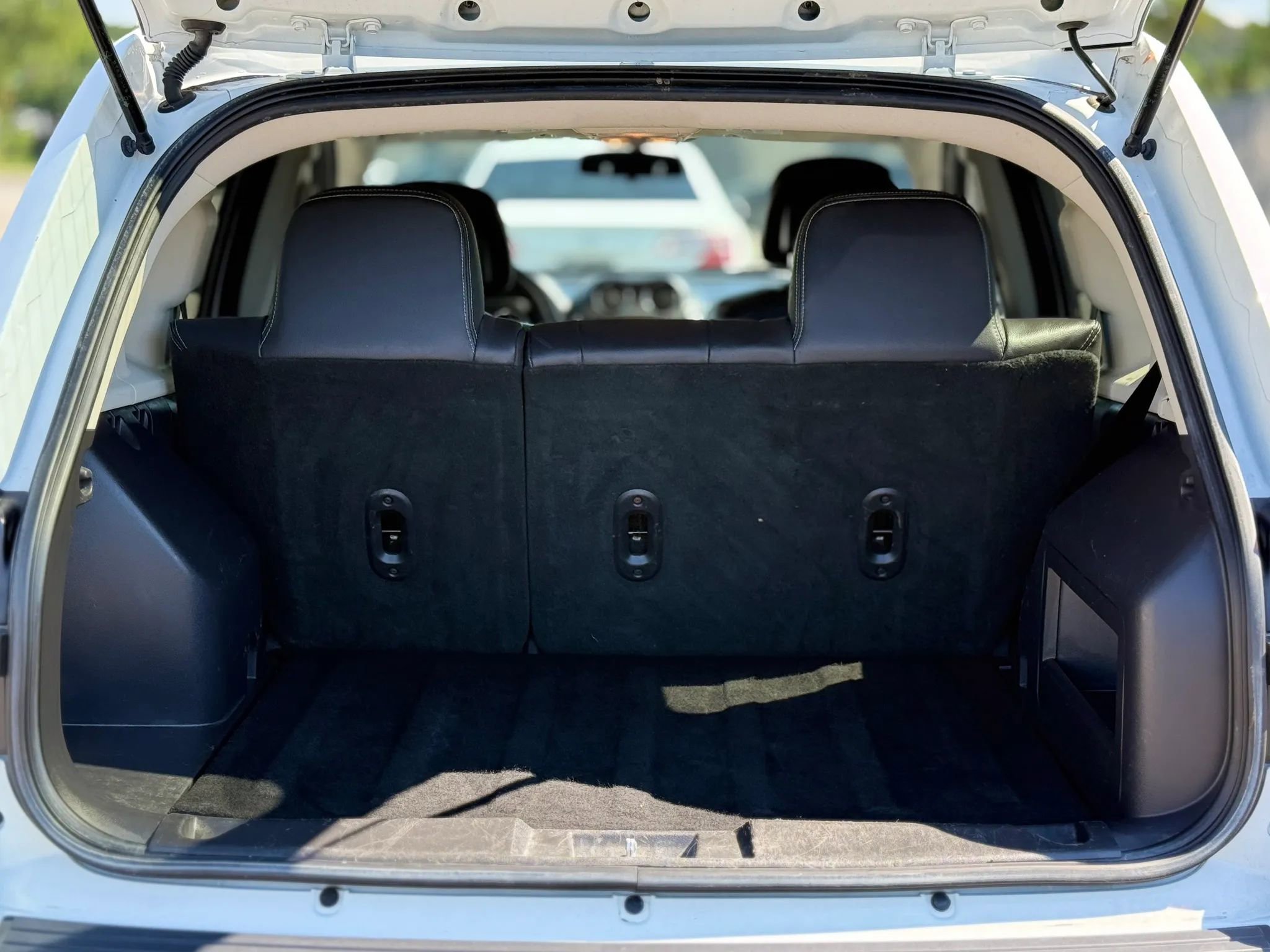 Used 2014 Jeep Compass Latitude AWD/4WD image 28