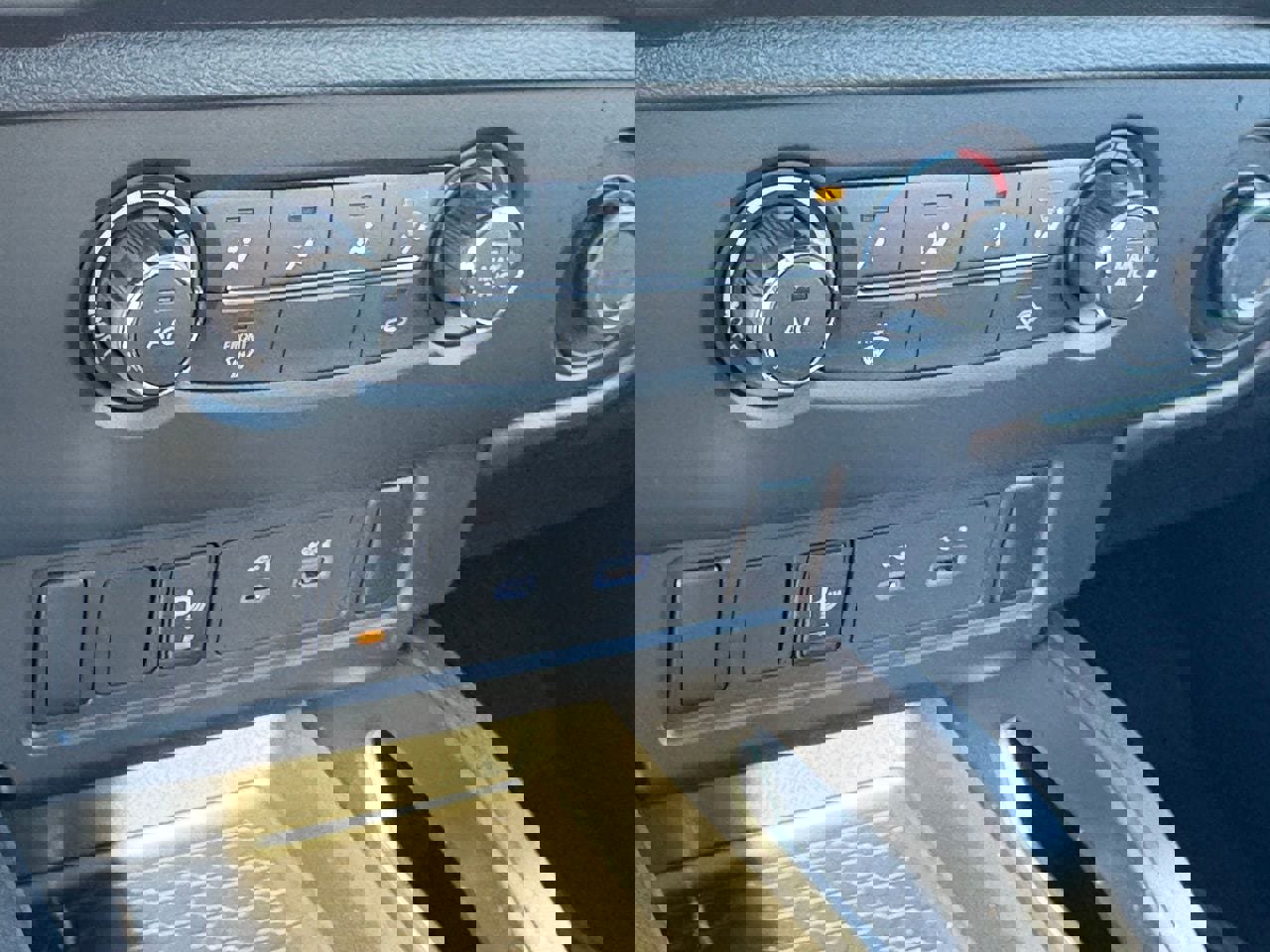 New 2026 Nissan Frontier SV w/ Tow Package image 15