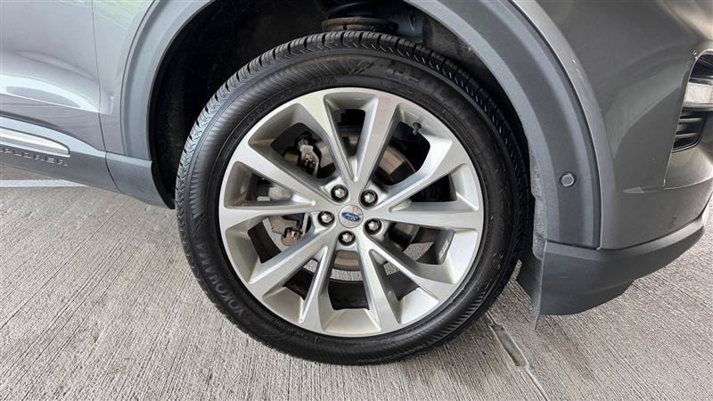 Used 2021 Ford Explorer Platinum w/ Equipment Group 601A AWD/4WD image 12