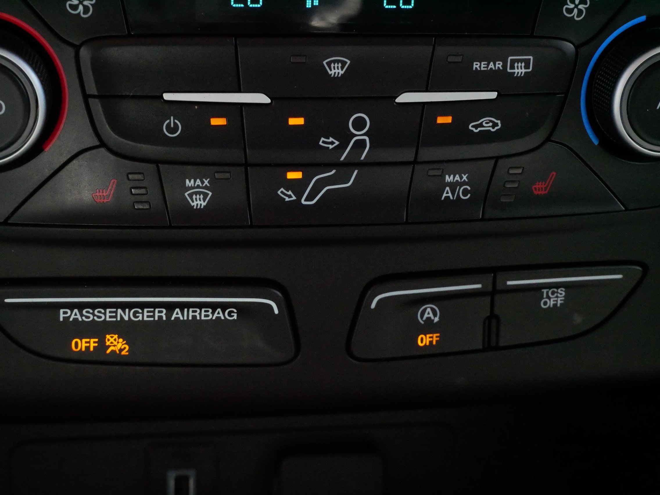 Used 2018 Ford Escape SE w/ SE Sport Appearance Package image 28