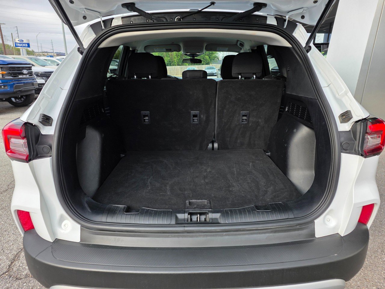 Used 2025 Ford Escape Active image 10
