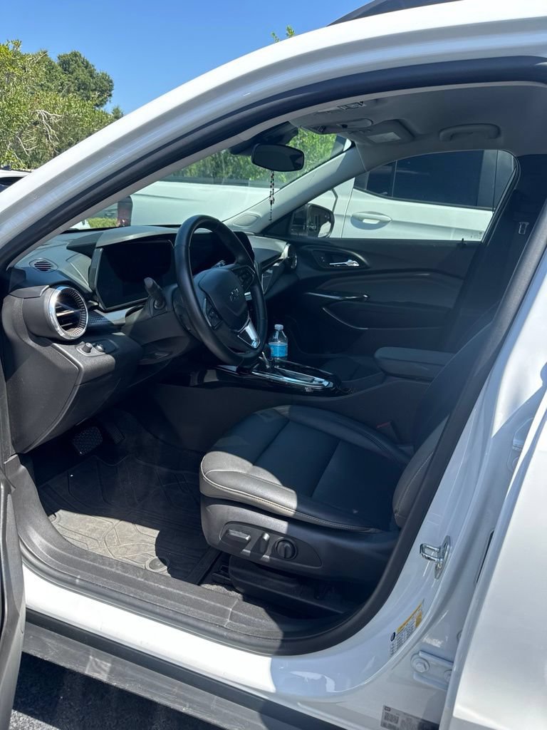 Used 2025 Chevrolet Trax ACTIV w/ Driver Confidence Package FWD image 5